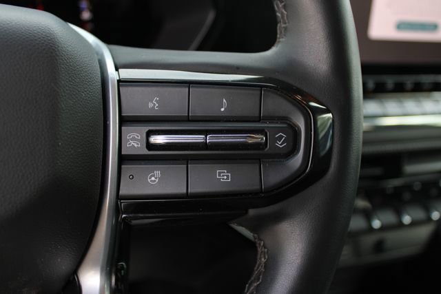 Used 2023 Chevrolet Colorado LT w/ LT Convenience Package III RWD image 10