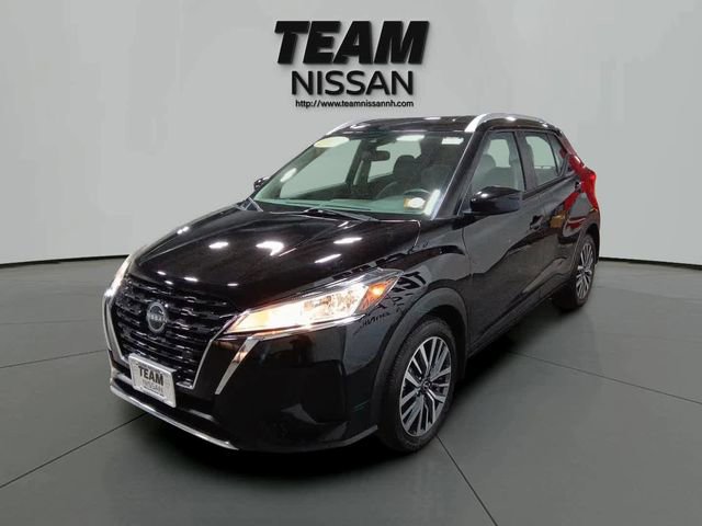 Used 2023 Nissan Kicks SV image 3