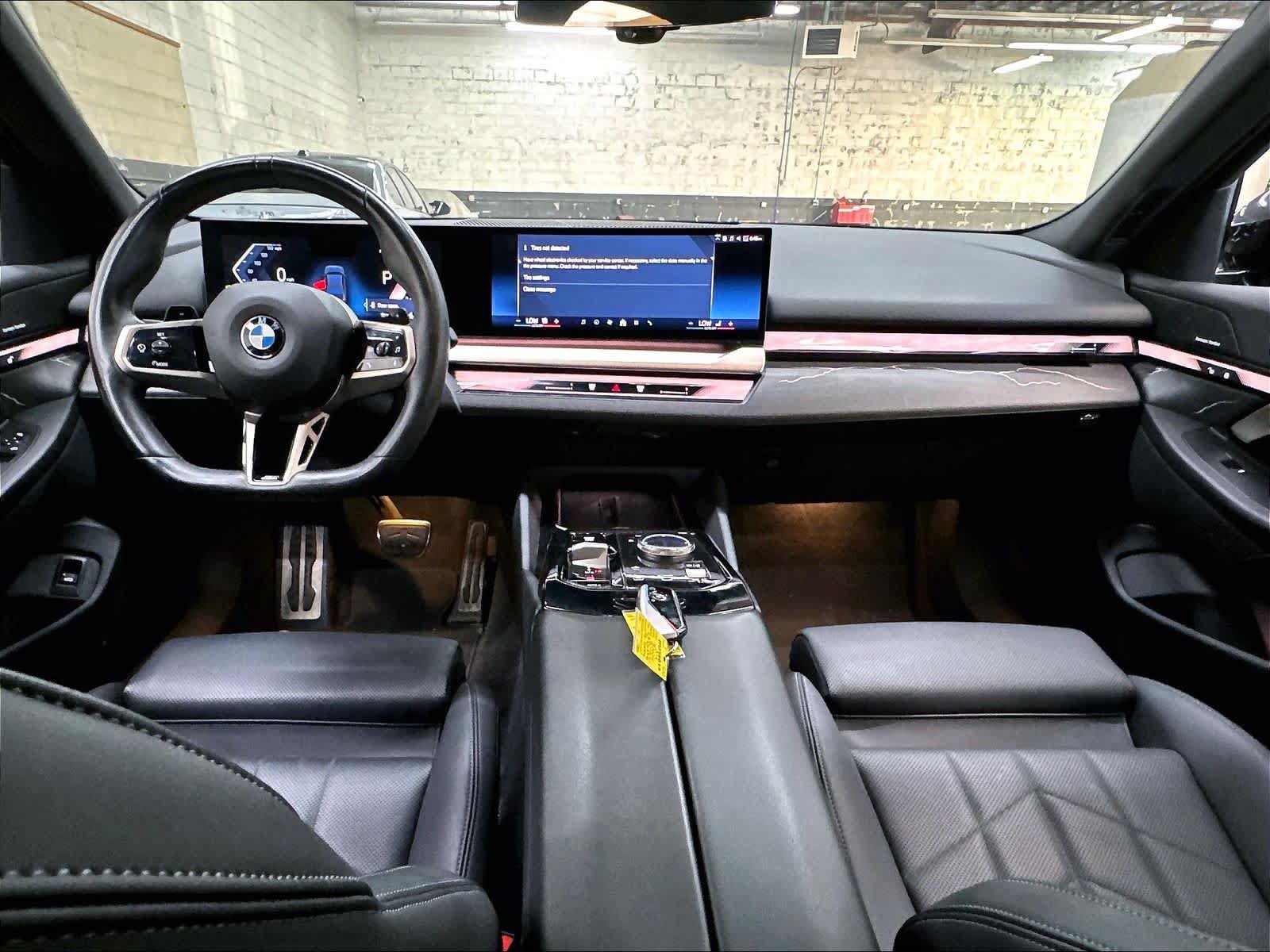 Used 2024 BMW 540i xDrive w/ M Sport Package AWD/4WD image 17