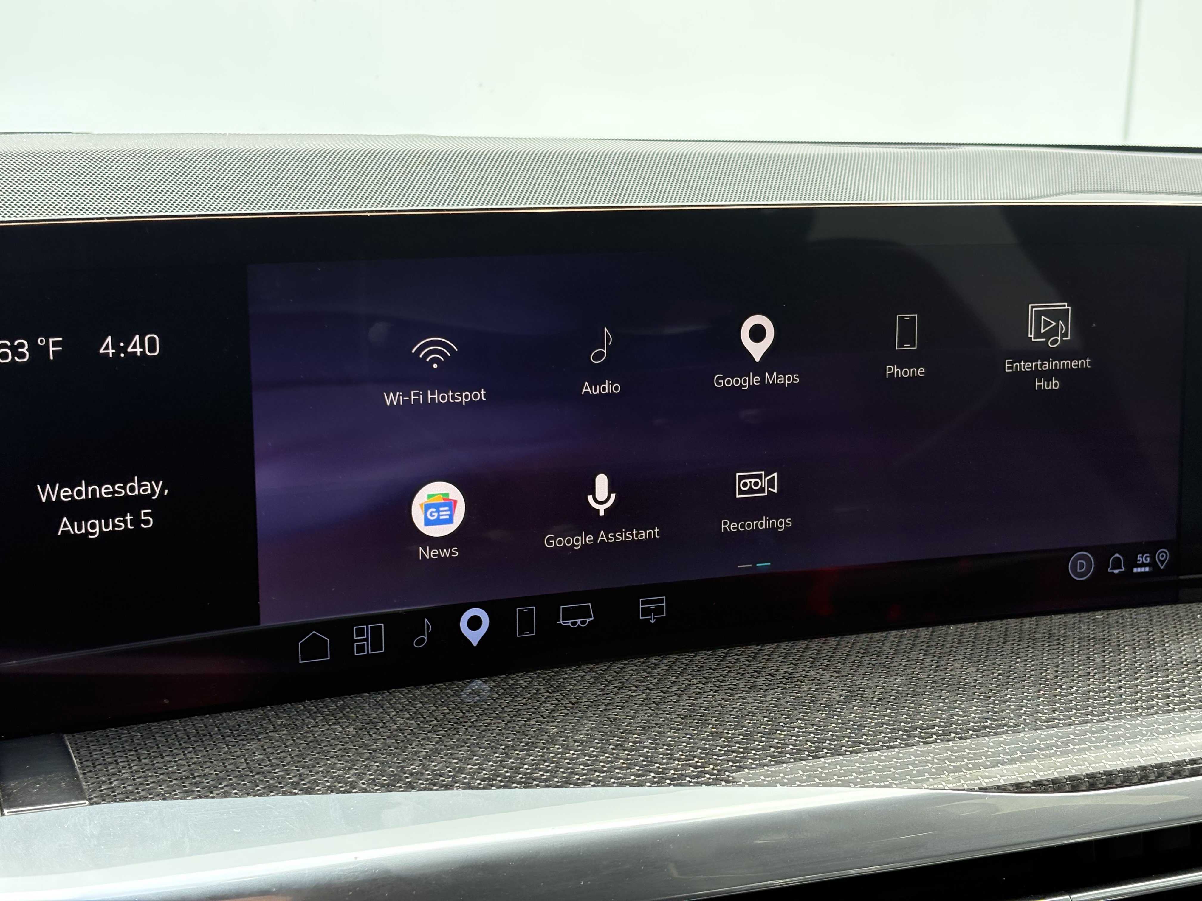 Used 2025 Cadillac Escalade ESV V AWD/4WD image 25