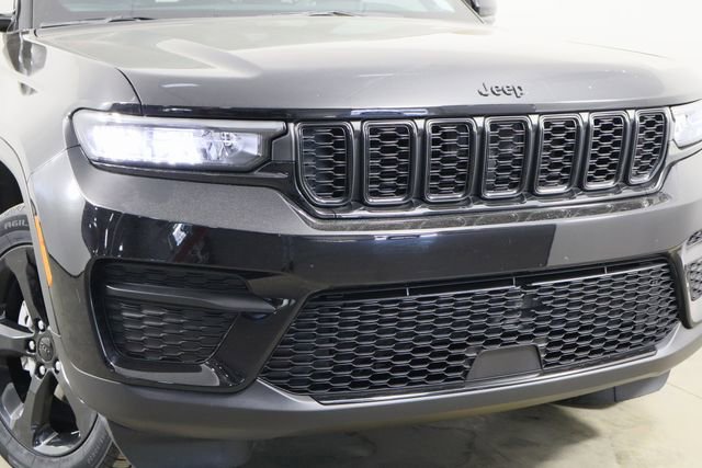 Used 2022 Jeep Grand Cherokee Altitude image 39