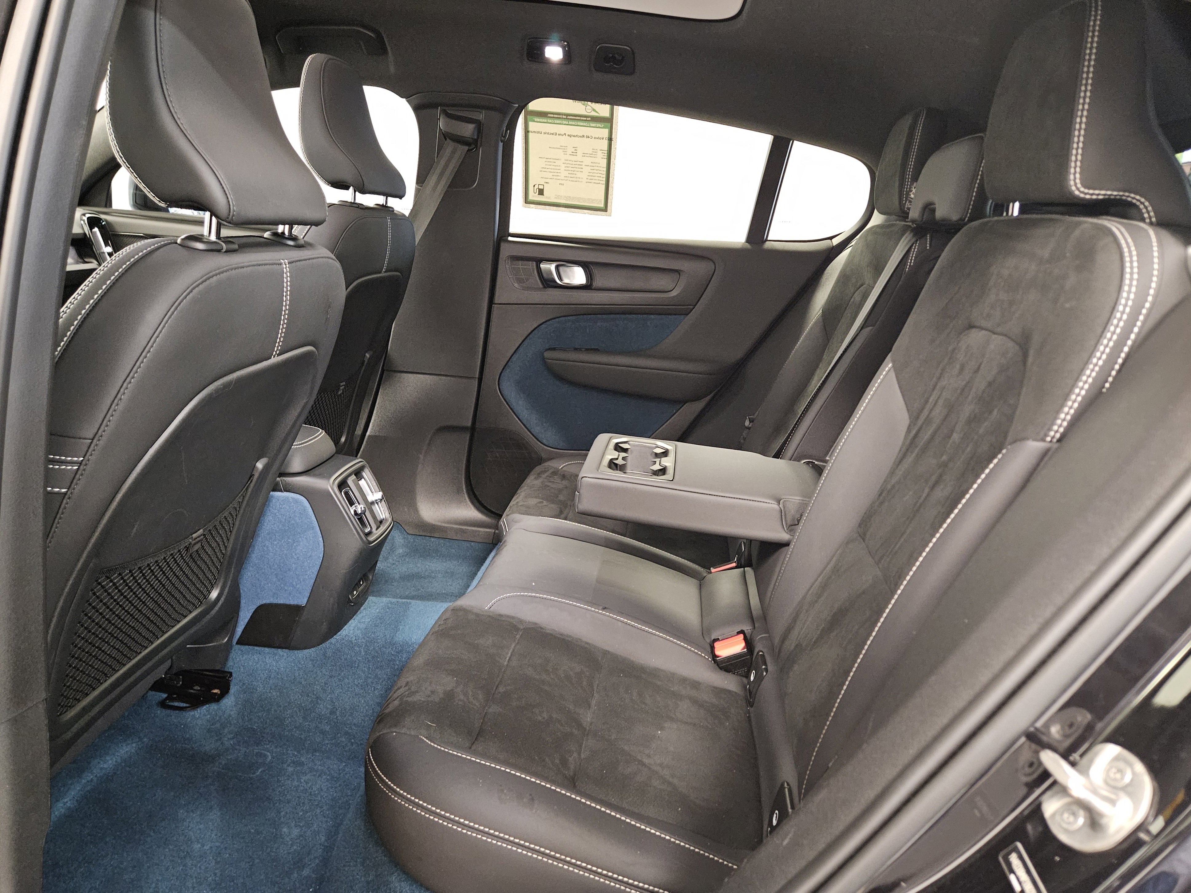 Used 2023 Volvo C40 P8 Recharge Ultimate image 11