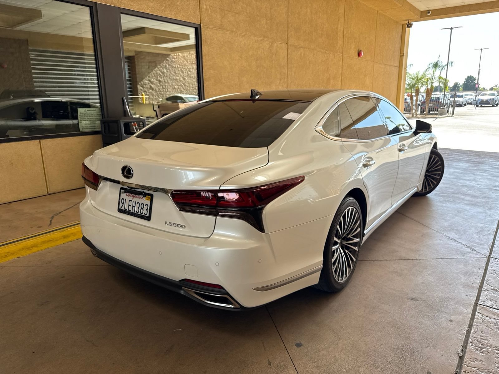 Used 2024 Lexus LS 500 w/ Luxury Package RWD image 3