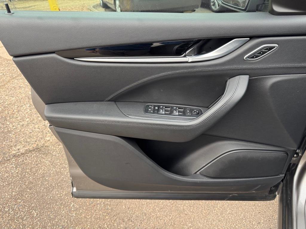 Used 2019 Maserati Levante image 20