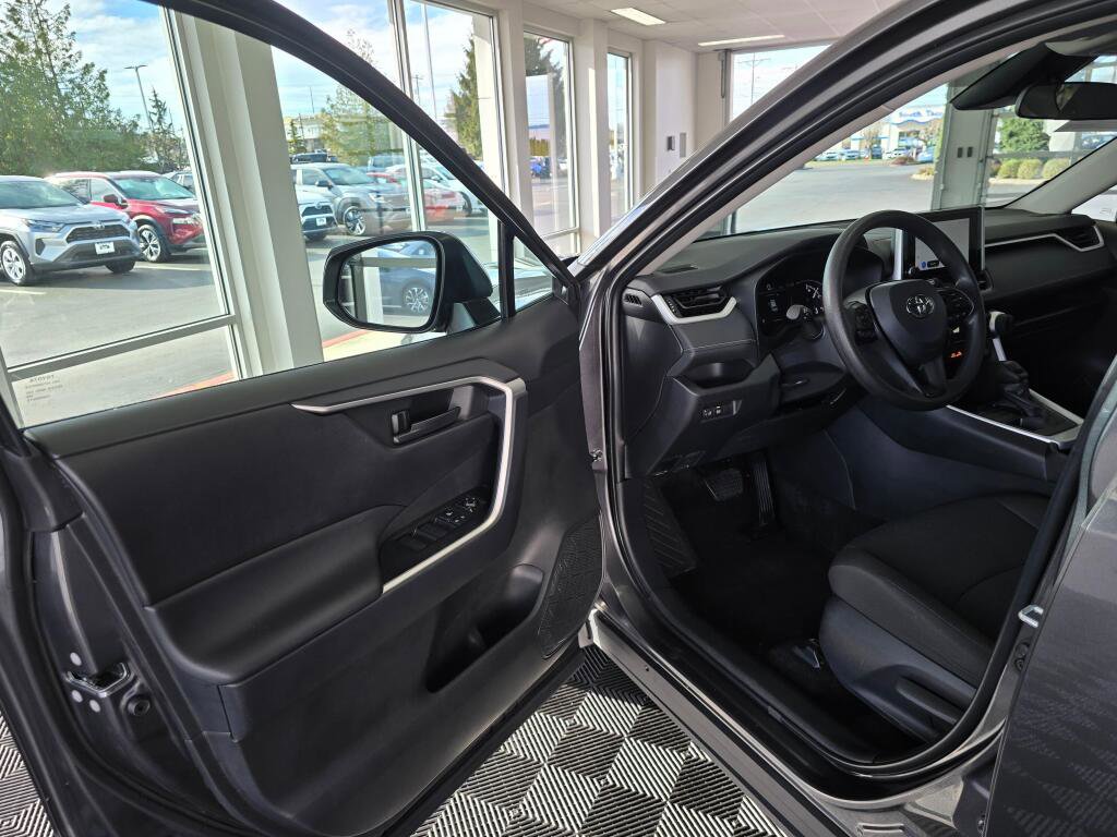 Used 2025 Toyota RAV4 LE image 18