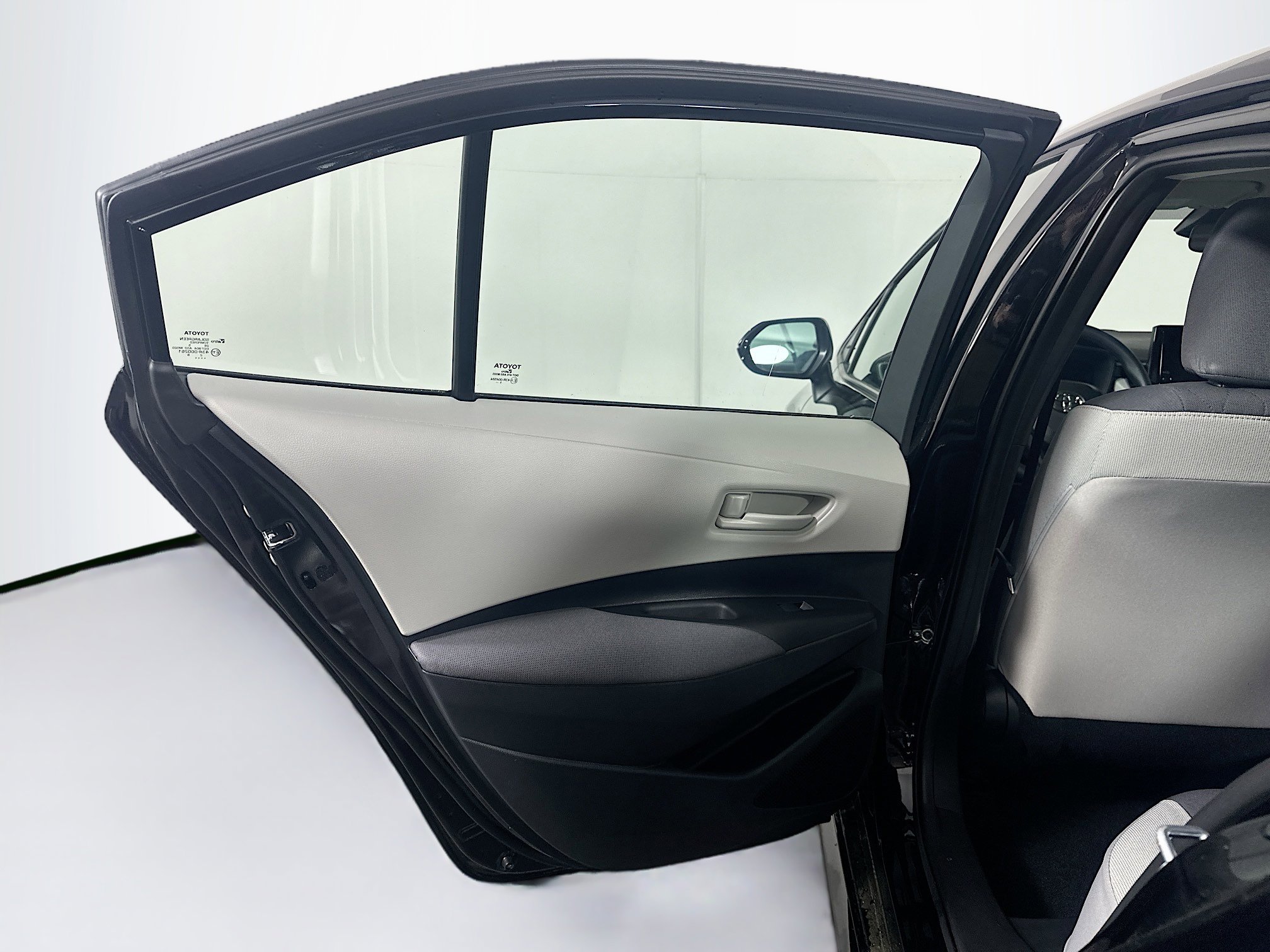Used 2026 Toyota Corolla LE FWD image 25