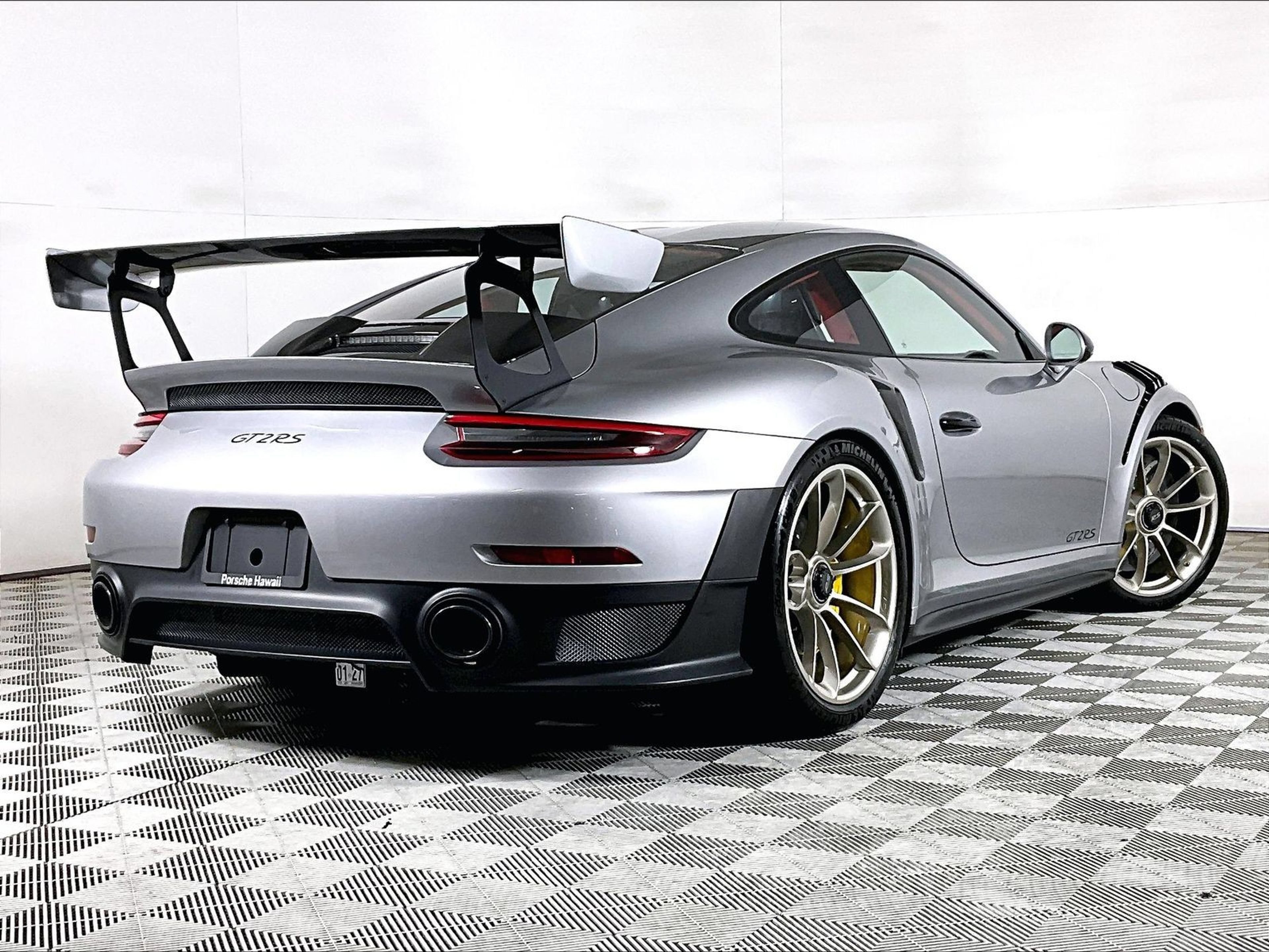 Certified 2018 Porsche 911 GT2 RS RWD image 9