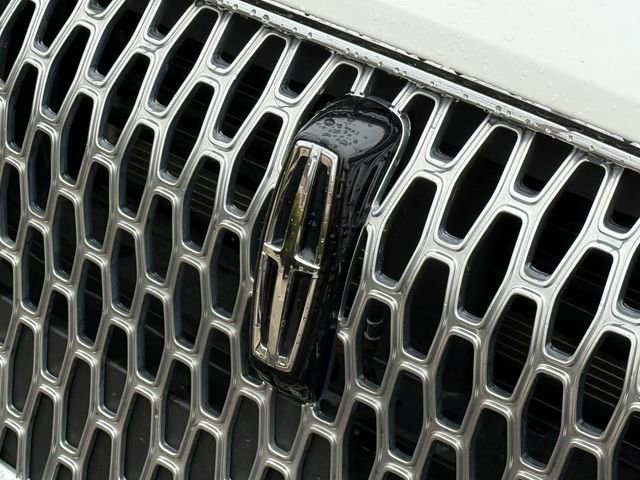 Used 2023 Lincoln Corsair AWD w/ Equipment Group 101A image 25