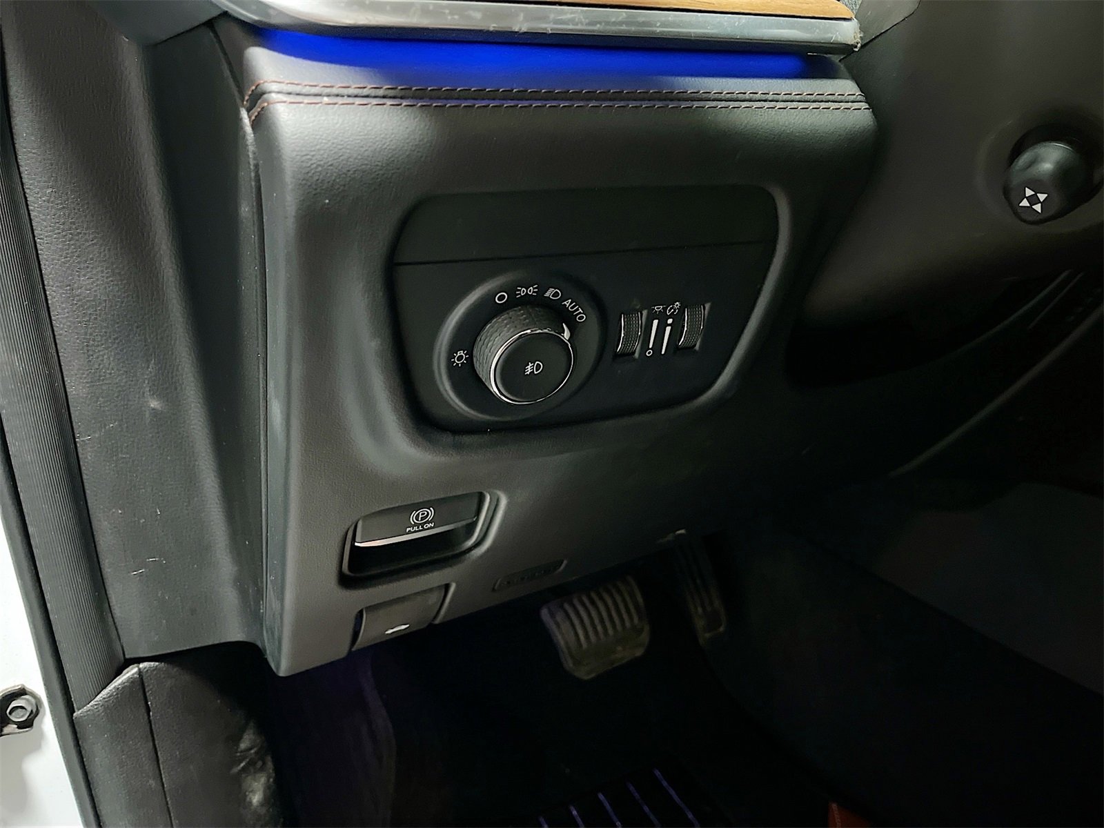 Used 2022 Jeep Grand Cherokee L Summit image 10