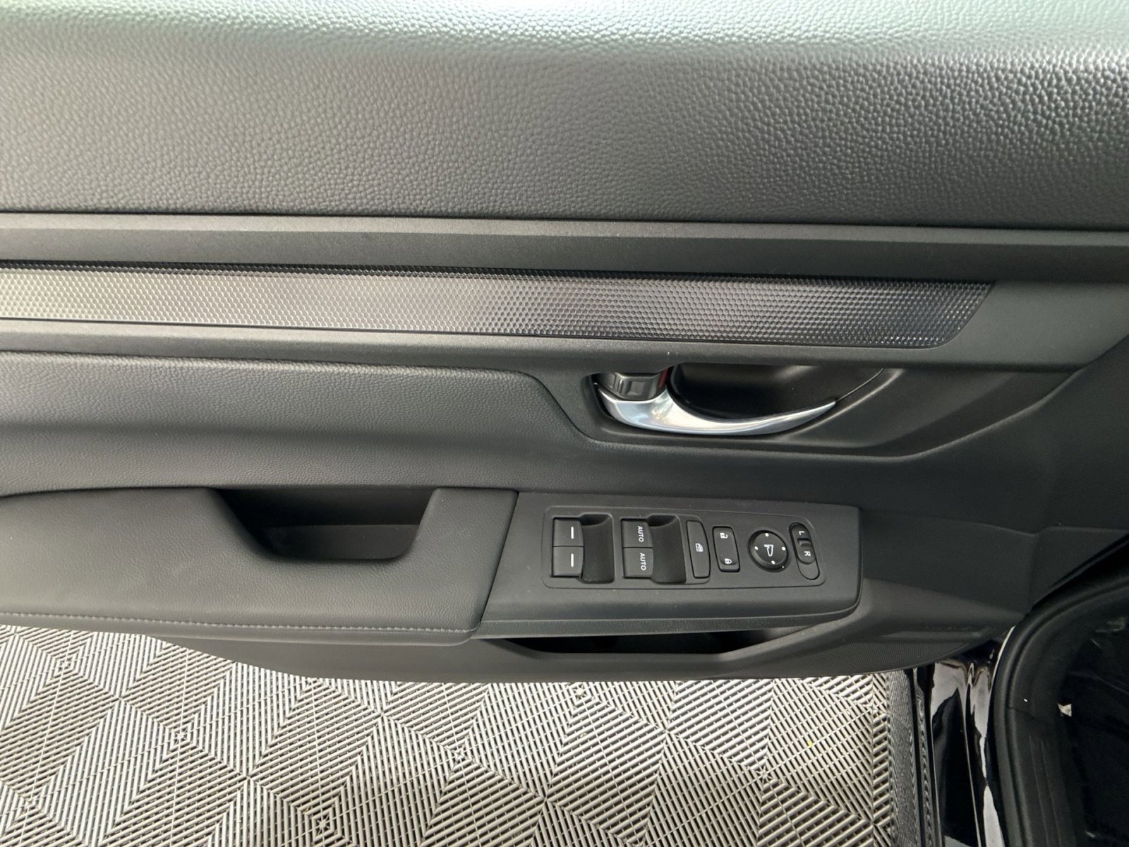 Used 2023 Honda CR-V EX image 15