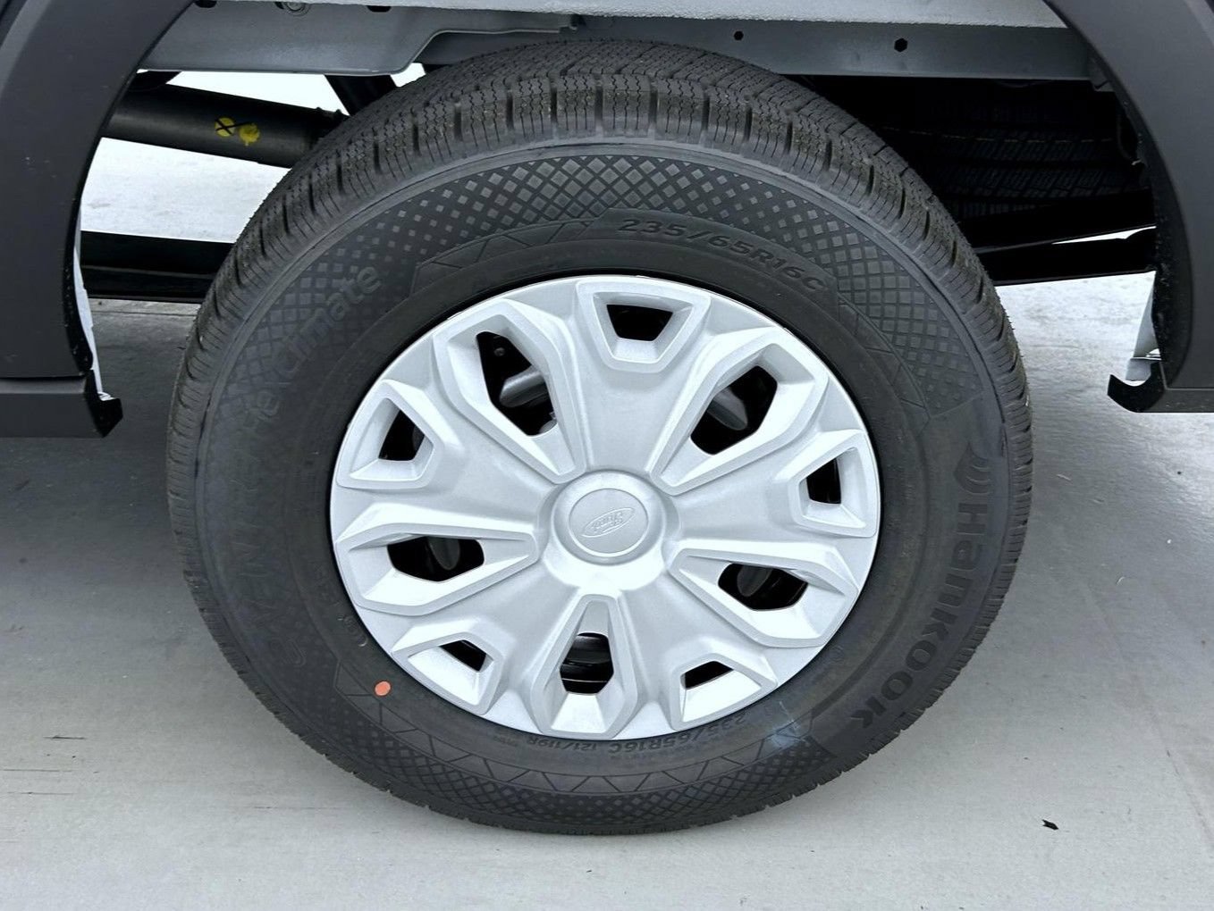 New 2027 Ford Transit 250 148 Medium Roof w/ Load Area Protection Package RWD image 19