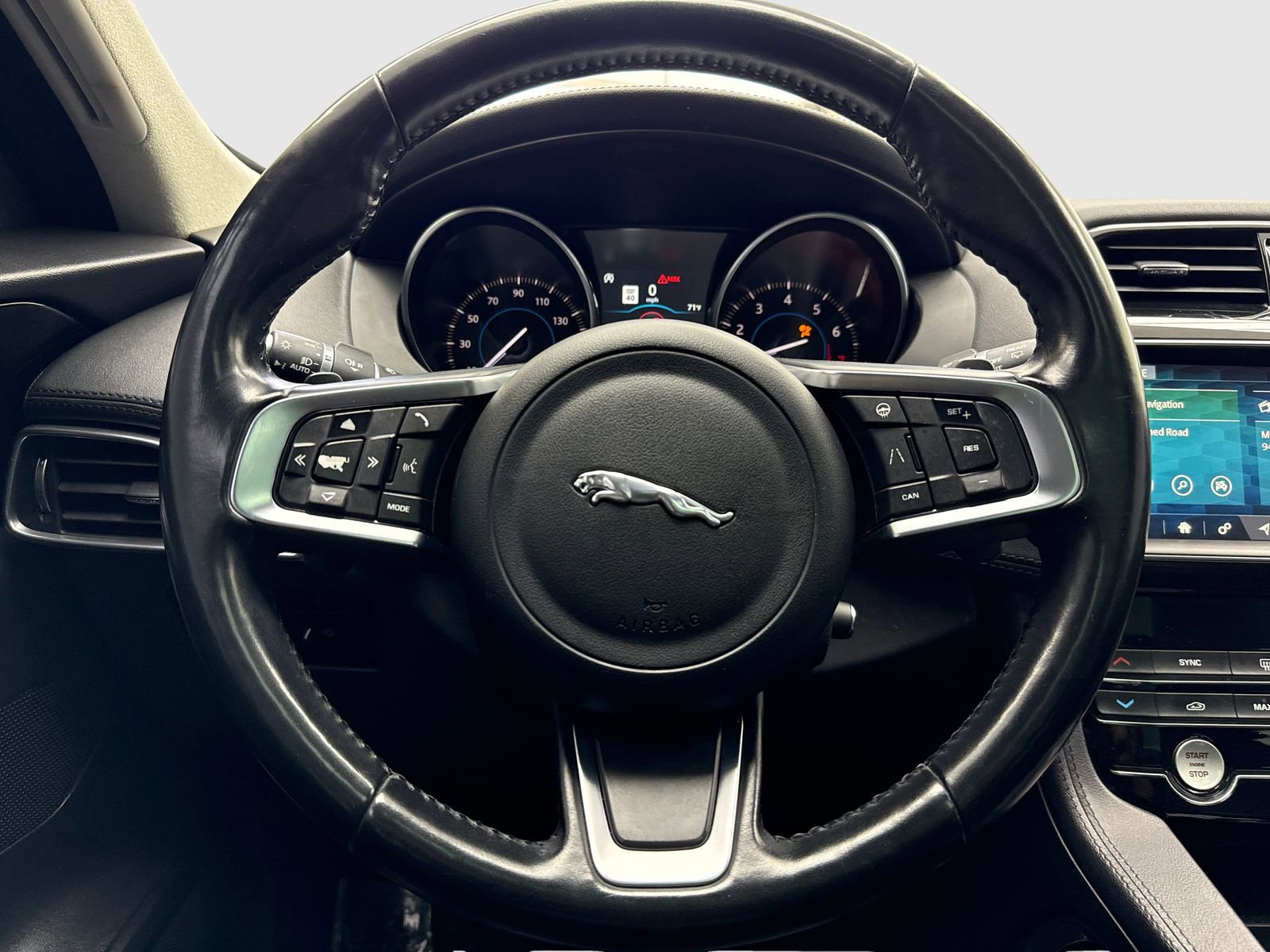 Used 2020 Jaguar F-PACE Prestige image 19