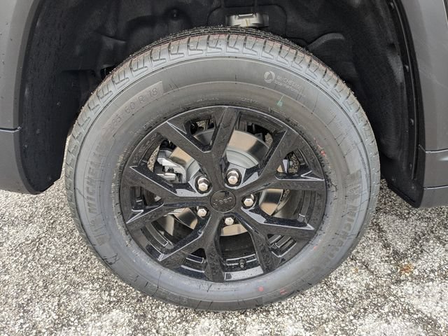 New 2026 Jeep Grand Cherokee Altitude AWD/4WD image 2