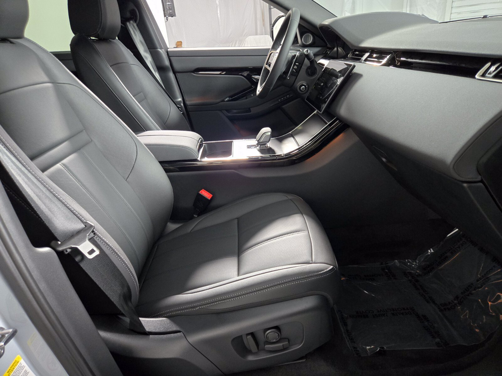 New 2026 Land Rover Range Rover Evoque Hoxton AWD/4WD image 3