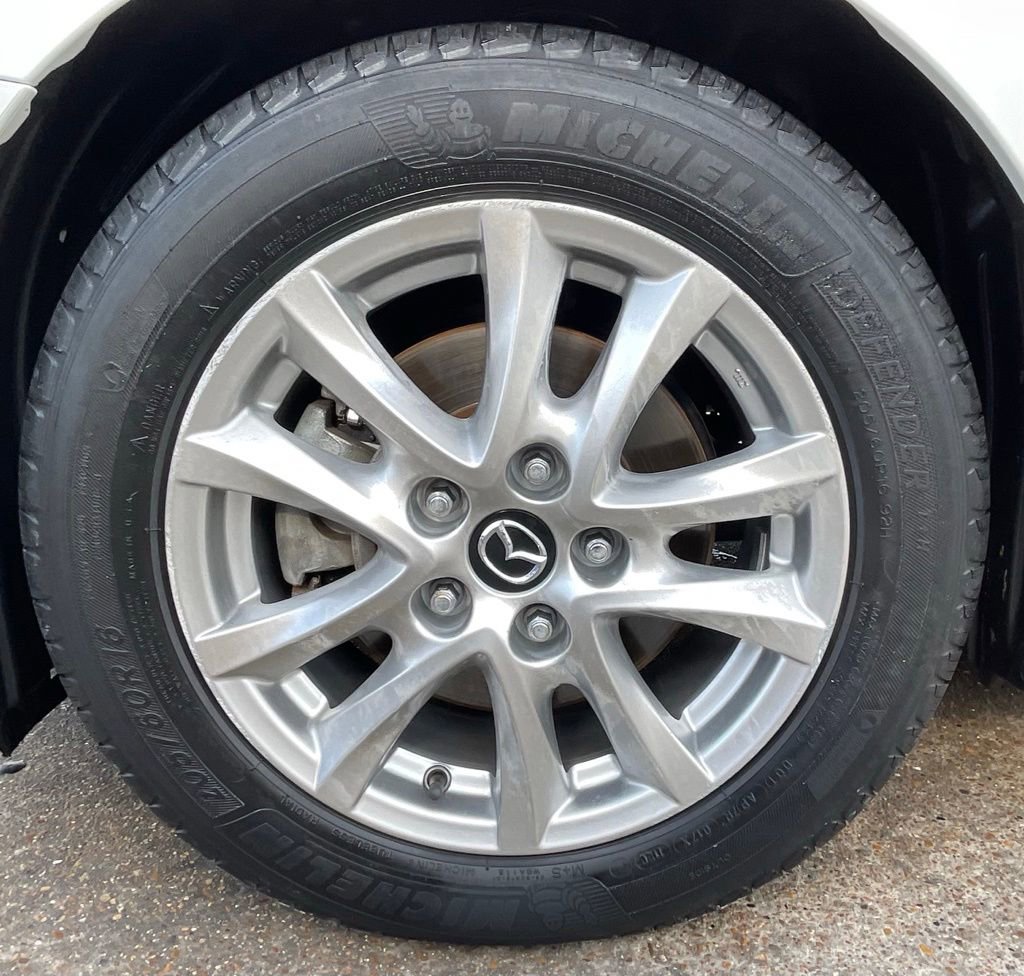 Used 2018 MAZDA MAZDA3 Sport w/ Preferred Equipment Package FWD image 14