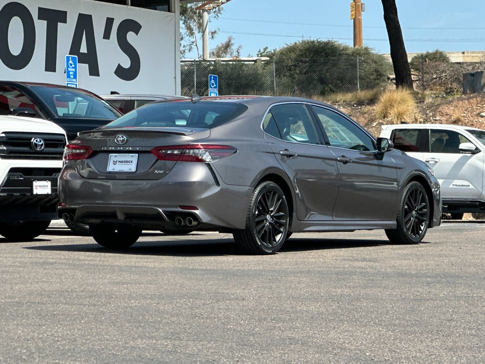 Used 2024 Toyota Camry XSE FWD image 5
