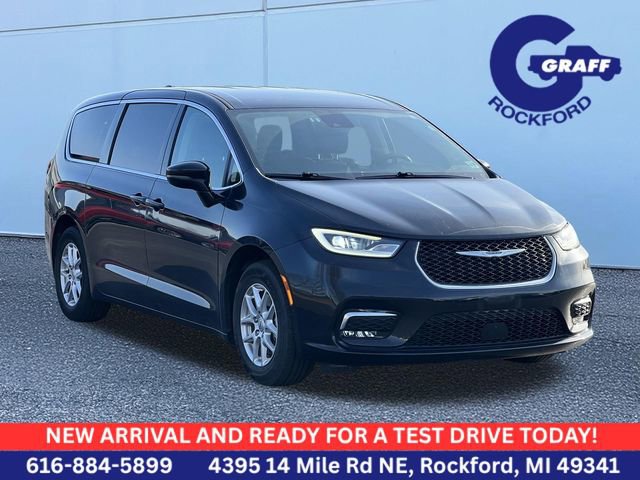 Used 2024 Chrysler Pacifica Touring-L