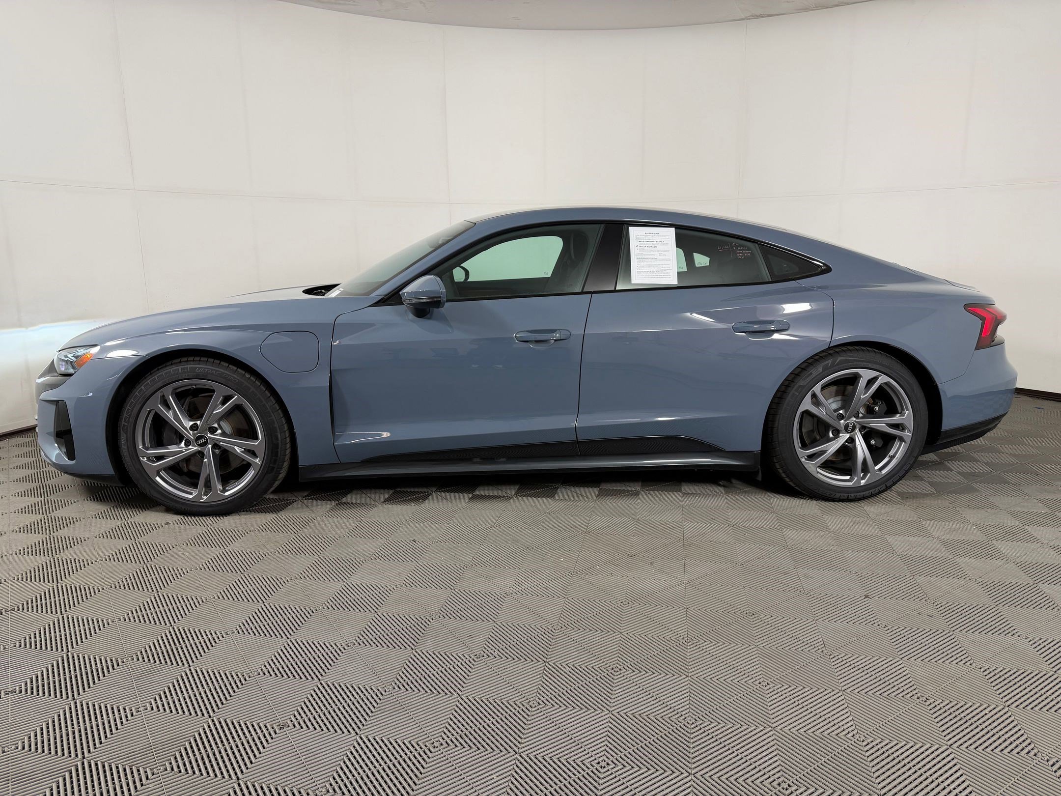 Used 2022 Audi e-tron GT Premium Plus AWD/4WD image 2