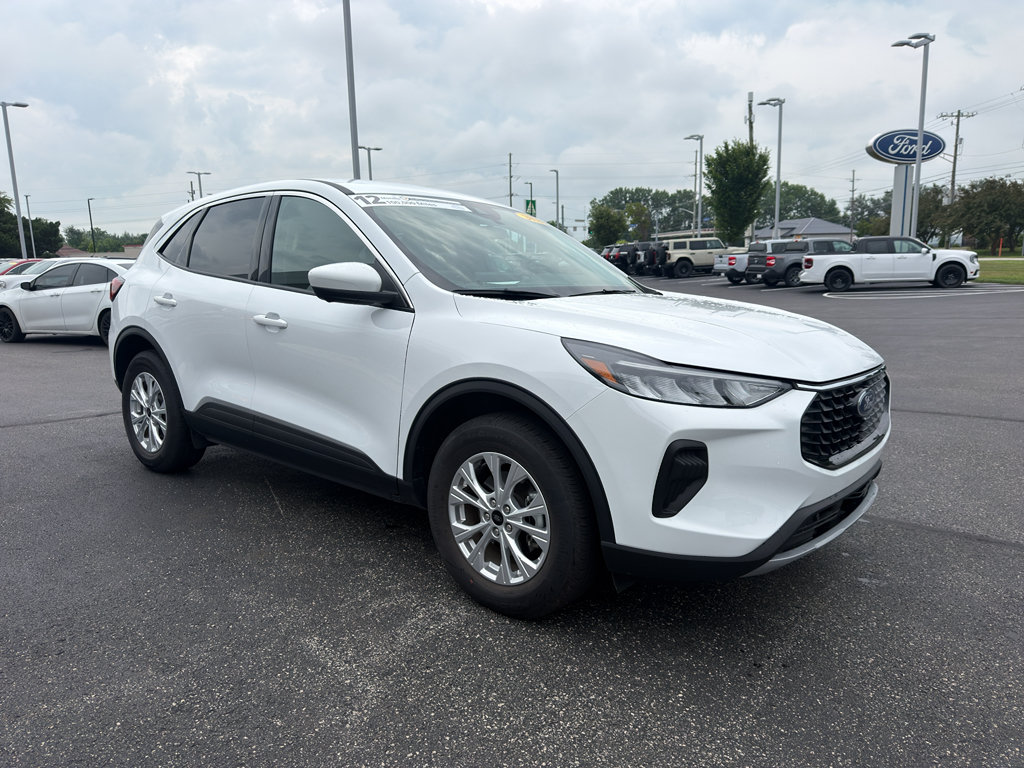 Used 2023 Ford Escape Active w/ Tech Pack #2 AWD/4WD image 4