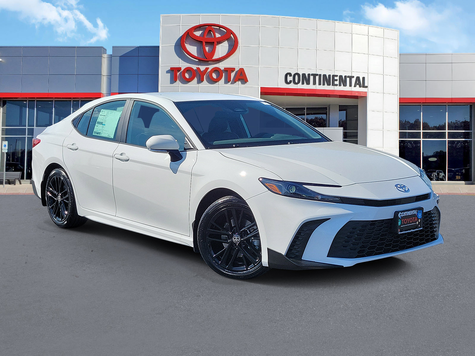 New 2026 Toyota Camry SE AWD/4WD image 2