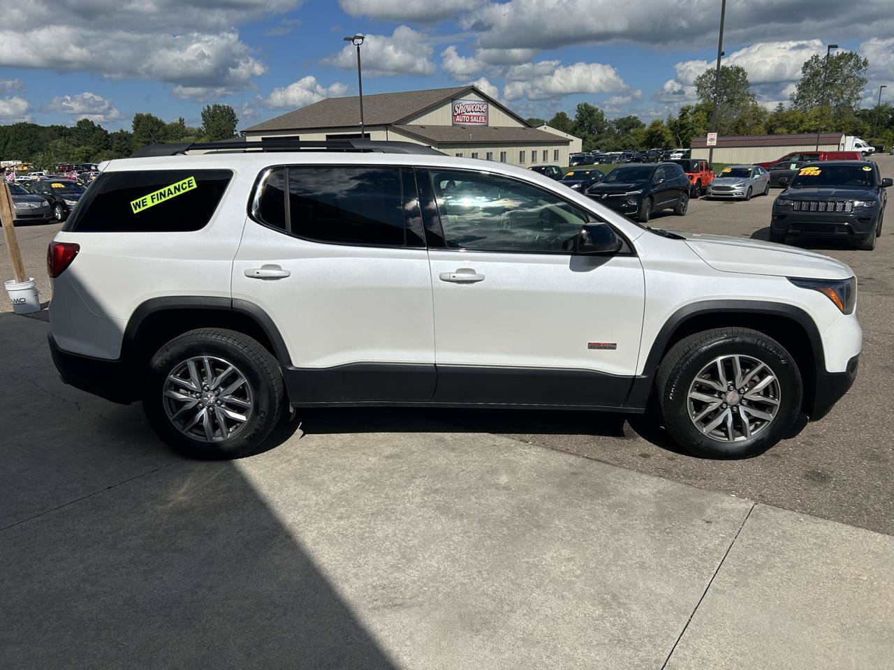 Used 2019 GMC Acadia SLE w/ Driver Alert Package I AWD/4WD image 4