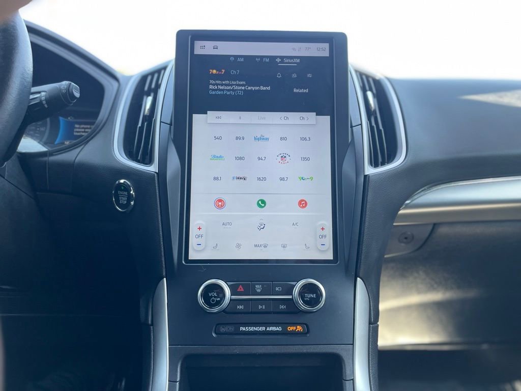 Used 2023 Ford Edge SEL w/ Sport Appearance Package image 16