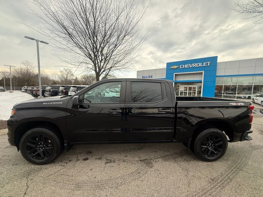 Used 2023 Chevrolet Silverado 1500 Custom image 2