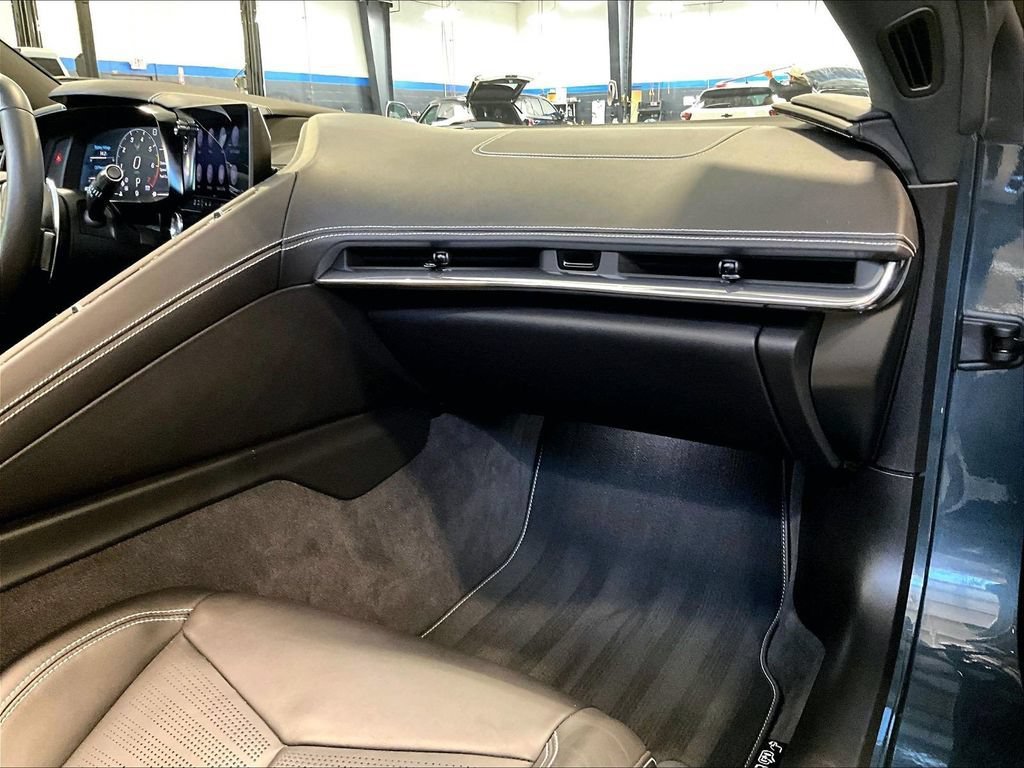 Used 2020 Chevrolet Corvette Stingray Preferred Cpe w/ 2LT Preferred Equipment Group RWD image 13