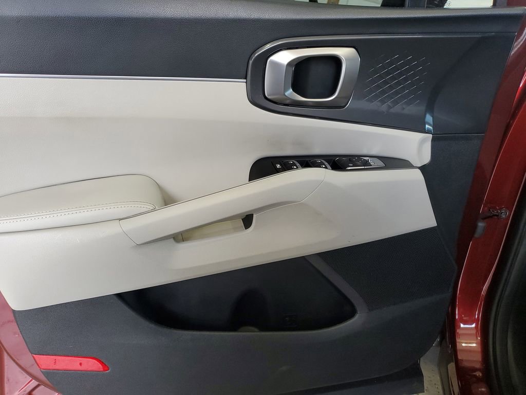 Certified 2025 Kia Sorento S image 22