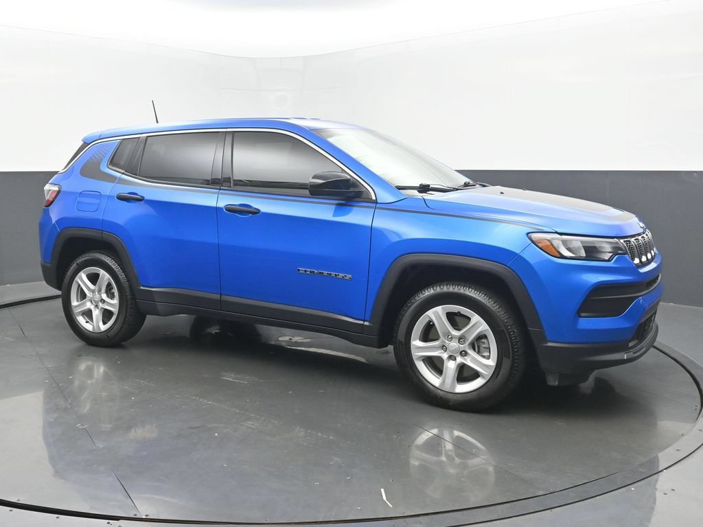 Used 2023 Jeep Compass Sport w/ Mopar Graphics Package AWD/4WD image 7