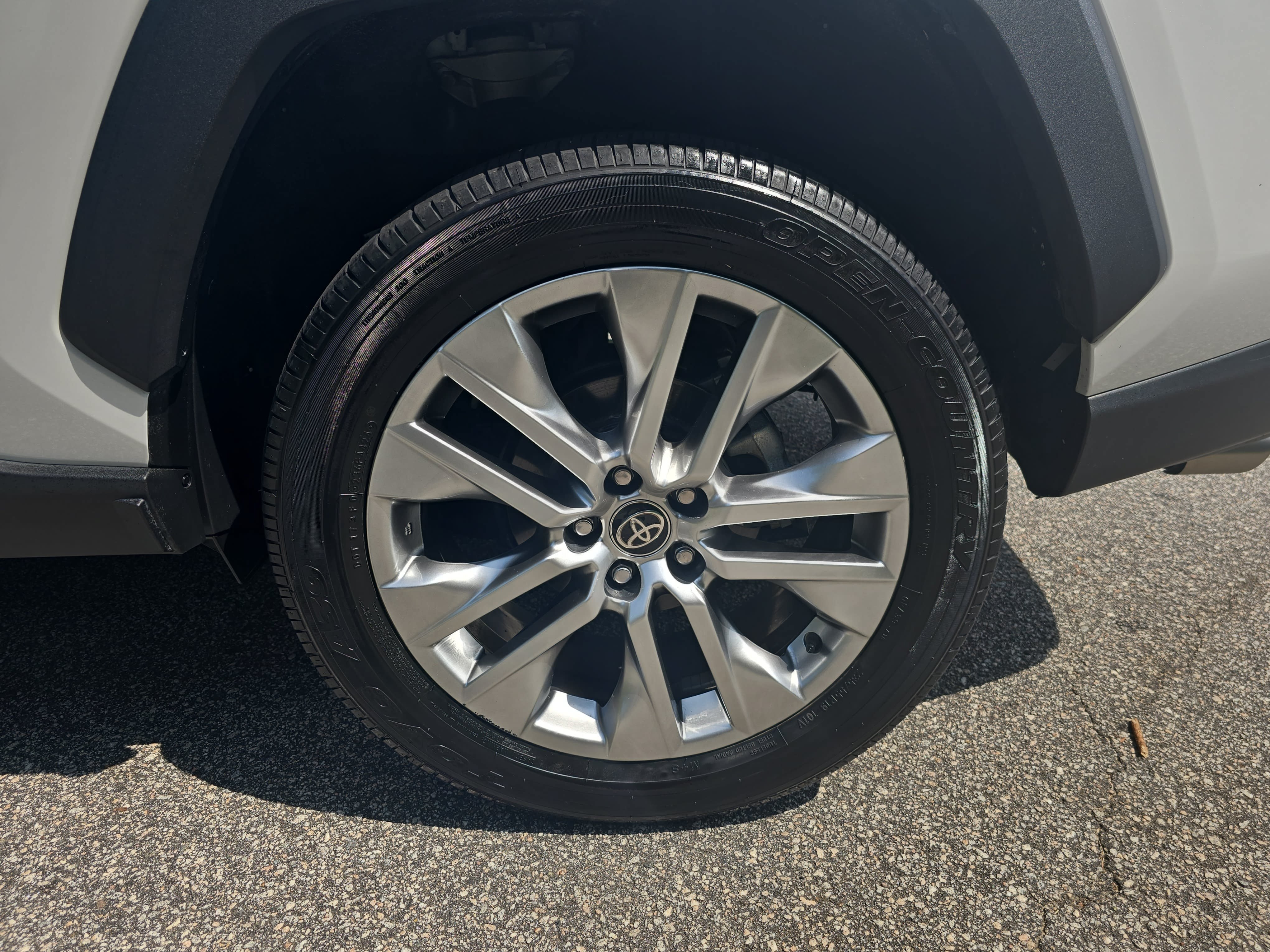 Used 2025 Toyota RAV4 XLE Premium FWD image 34