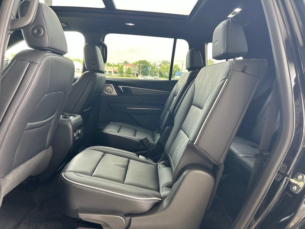 Used 2026 Buick Enclave Avenir w/ Super Cruise Package FWD image 9