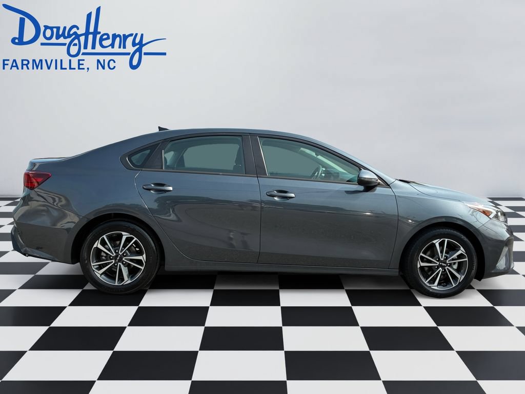 Used 2024 Kia Forte LXS w/ LXS Technology Package FWD image 3