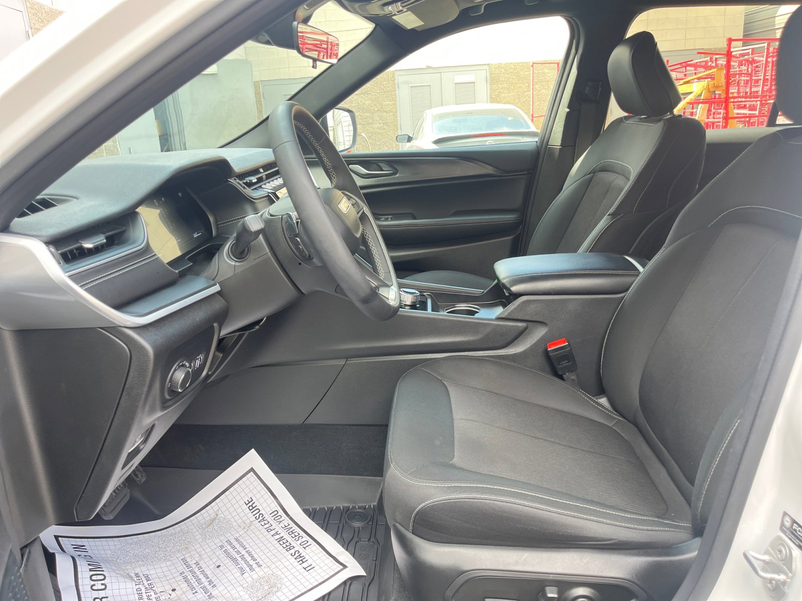 Used 2025 Jeep Grand Cherokee Laredo X w/ Trailer Tow Package AWD/4WD image 12