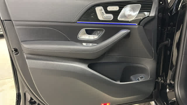 New 2026 Mercedes-Benz GLS 580 4MATIC image 14