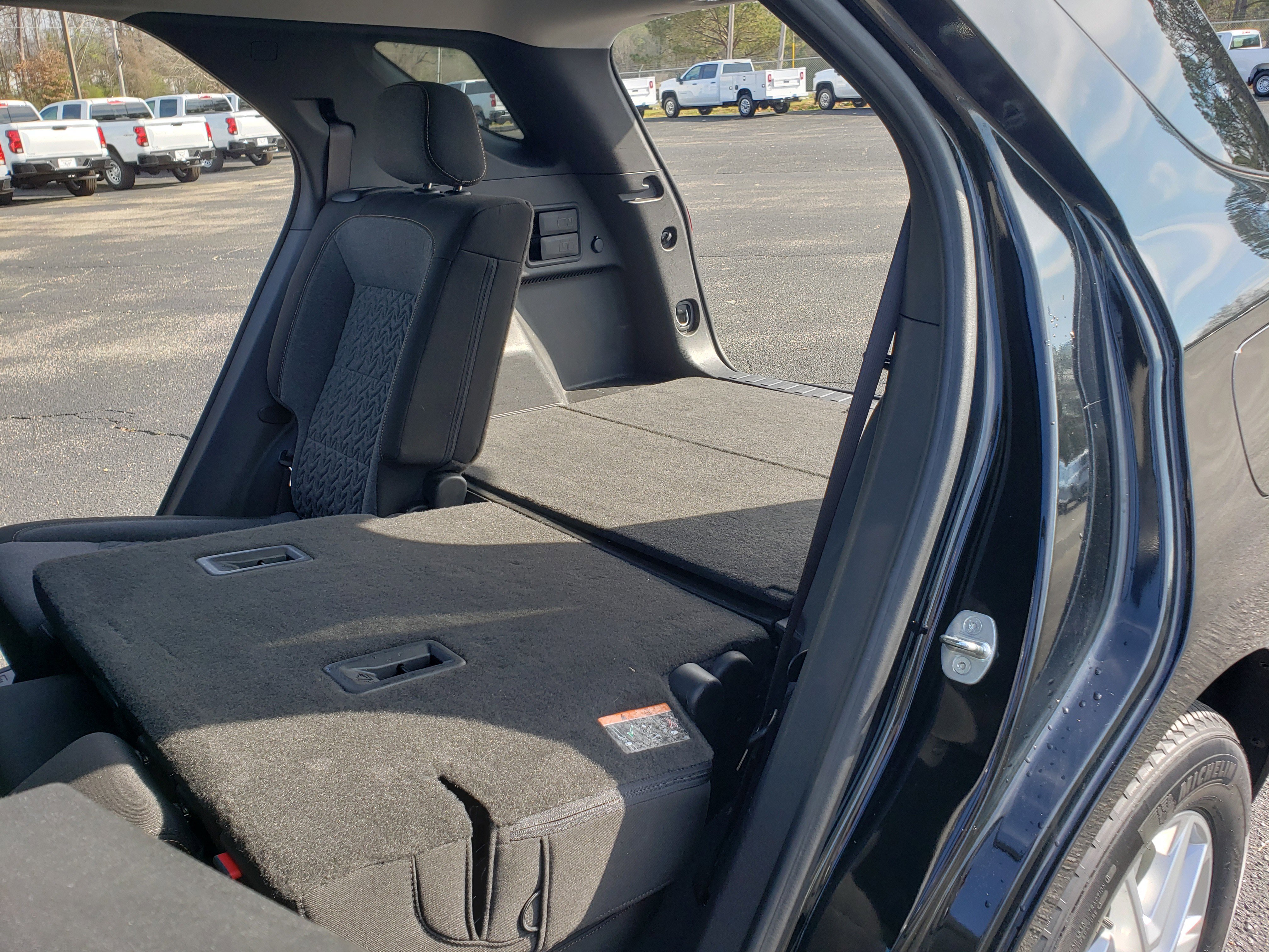 Used 2022 Chevrolet Equinox LT w/ Driver Convenience Package image 34