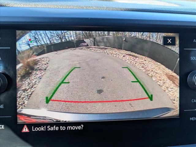 Used 2022 Volkswagen Taos SE w/ Panoramic Sunroof Package image 40