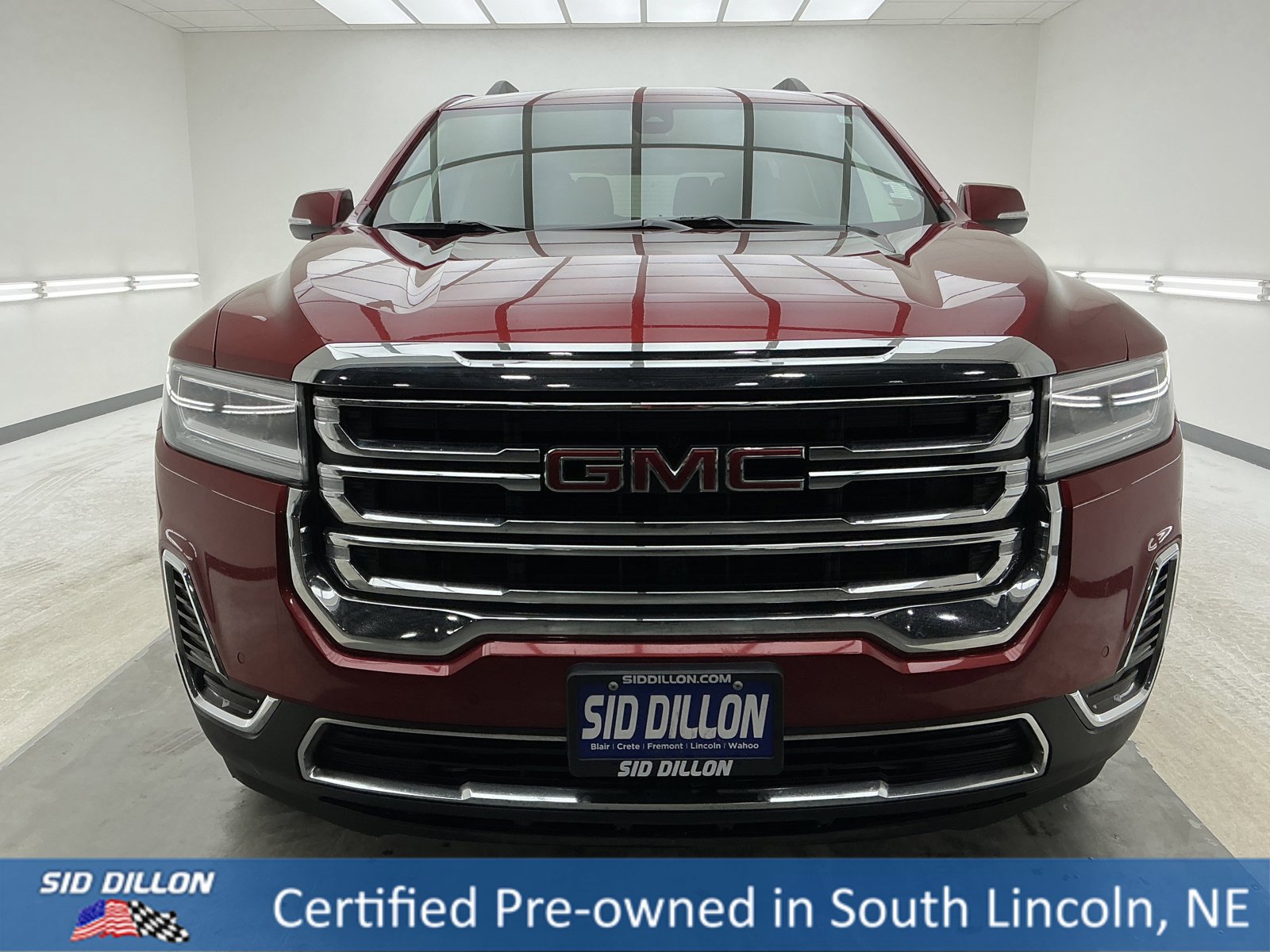 Used 2022 GMC Acadia SLE w/ Driver Convenience Package image 2