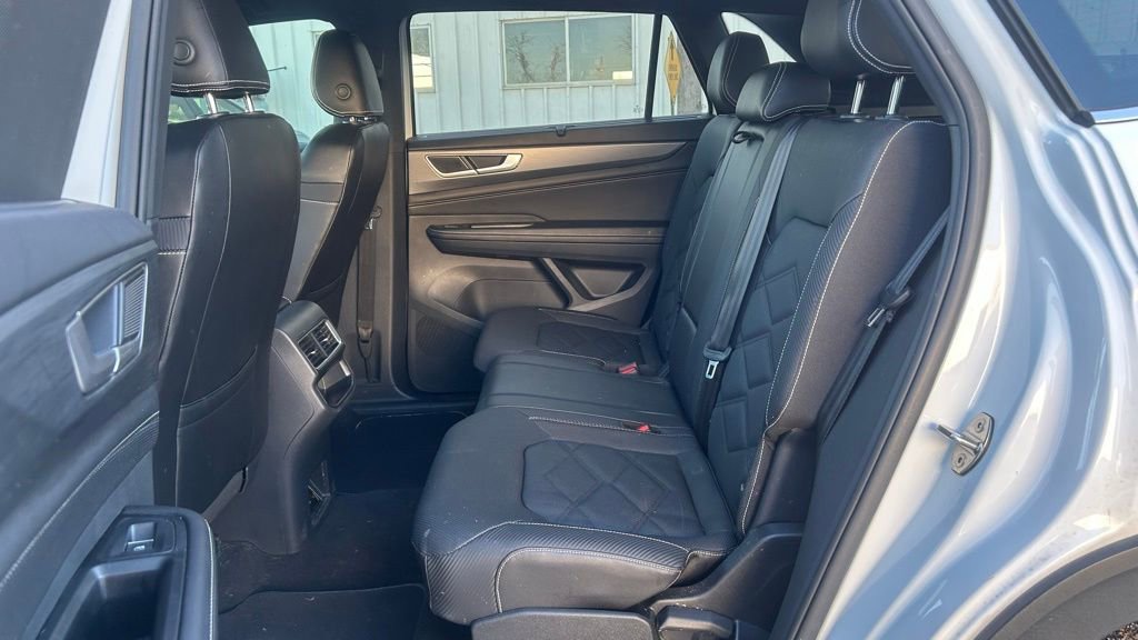 Used 2024 Volkswagen Atlas Cross Sport SE image 20