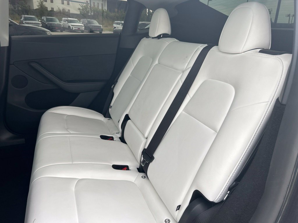 Used 2025 Tesla Model Y Performance AWD/4WD image 29