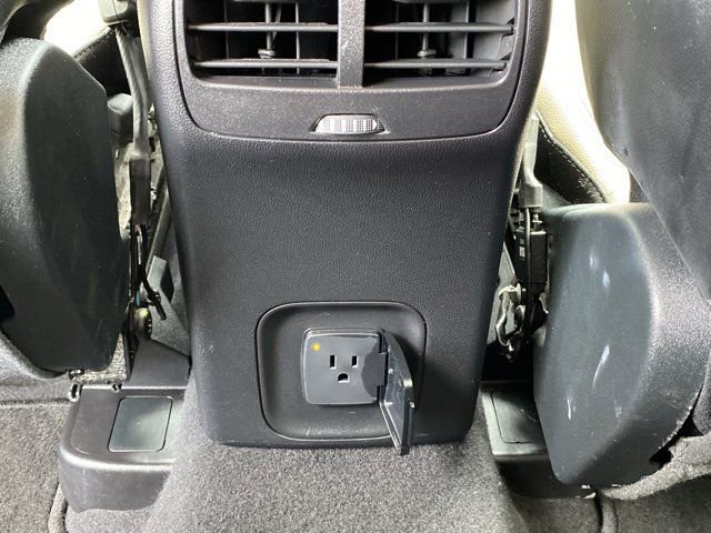 Used 2020 Ford Escape Titanium image 15