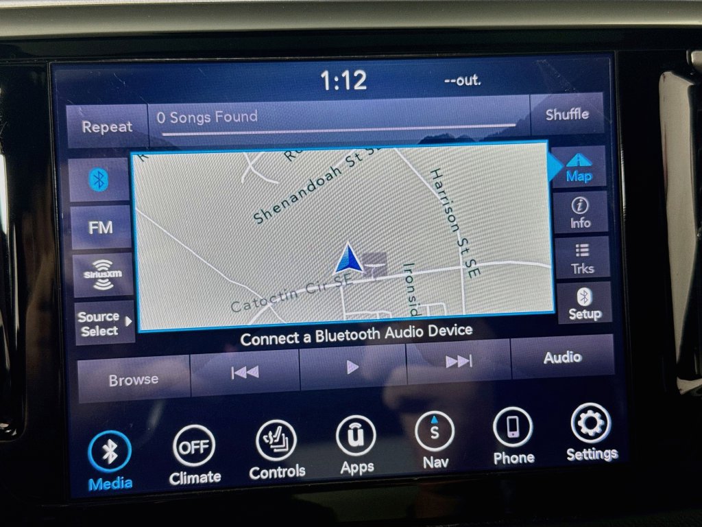 Used 2020 Chrysler Pacifica Touring-L Plus w/ Advanced Safetytec Group FWD image 11