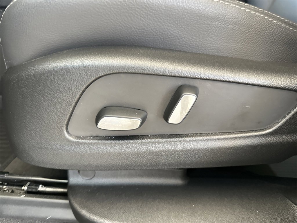 New 2025 Cadillac XT5 Luxury w/ LPO, Floor Liner Package image 12