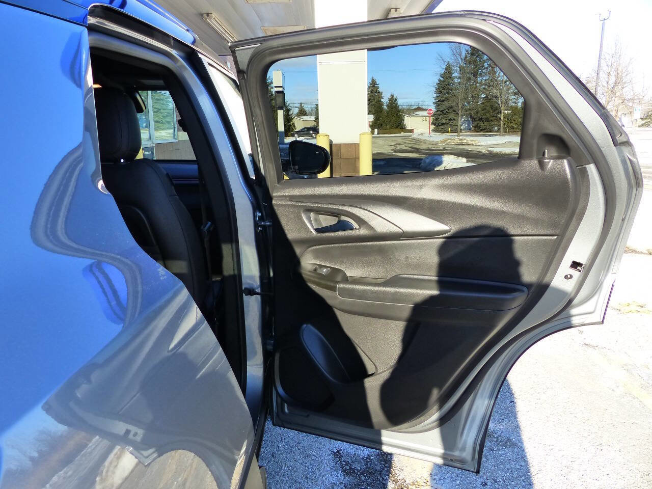 Used 2024 Chevrolet TrailBlazer RS w/ Driver Confidence Package image 38