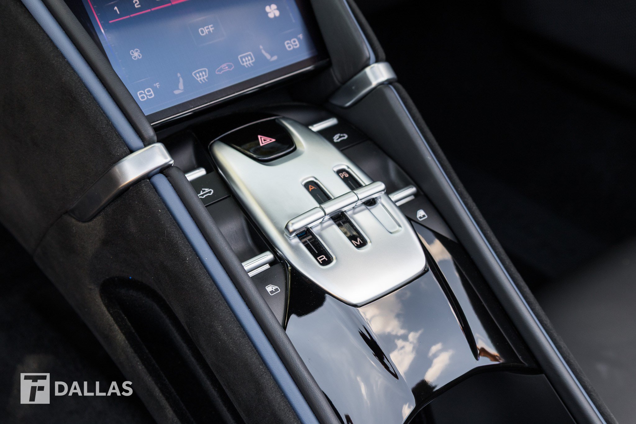Used 2024 Ferrari Roma Spider RWD image 32