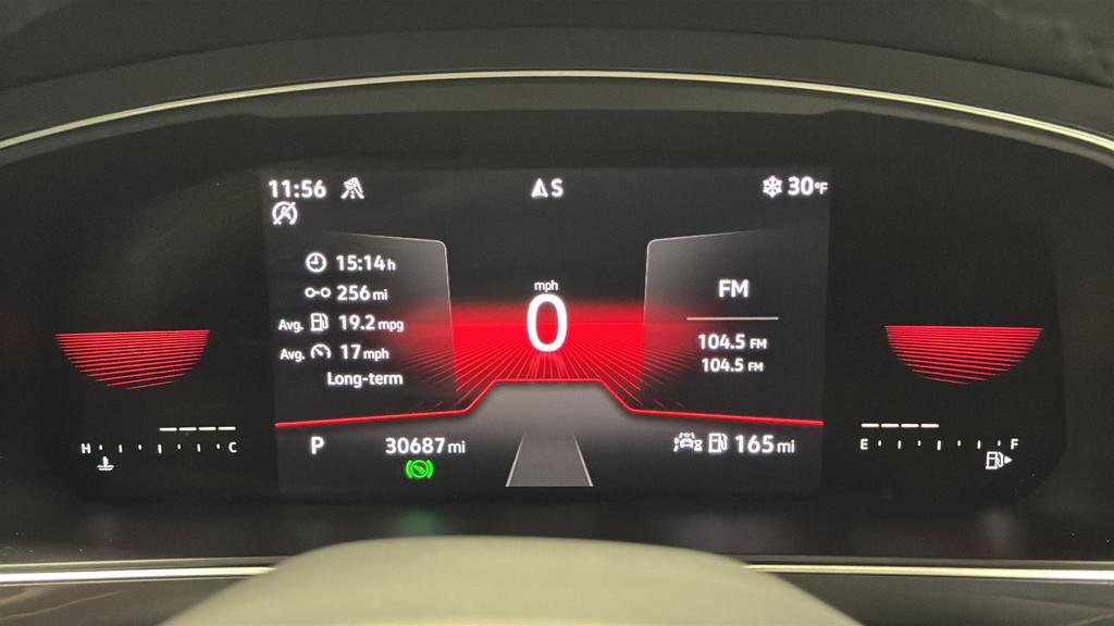 Used 2022 Volkswagen Tiguan SE R-Line image 17