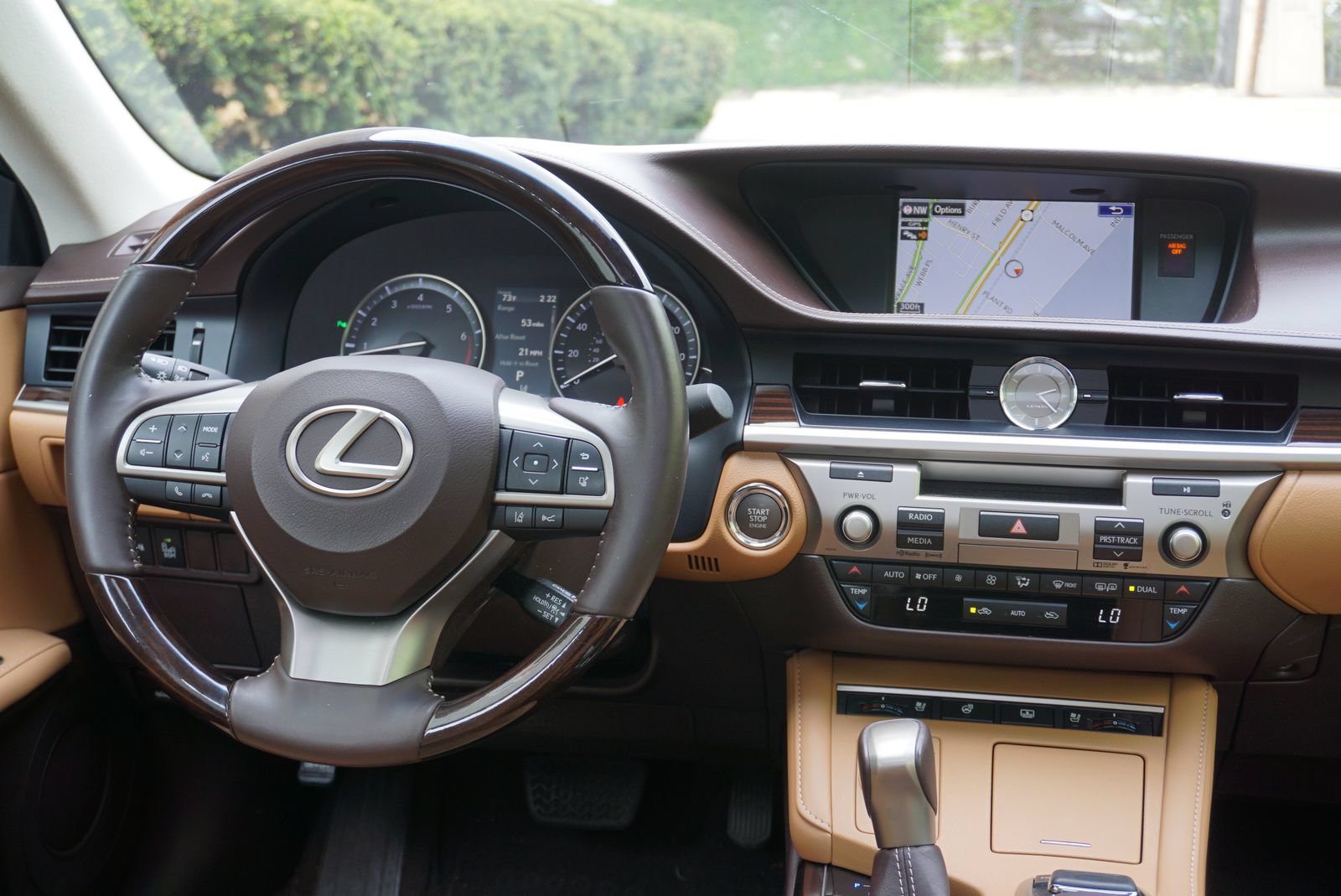 Used 2016 Lexus ES 350 w/ Luxury Package w/Wood Trim FWD image 7