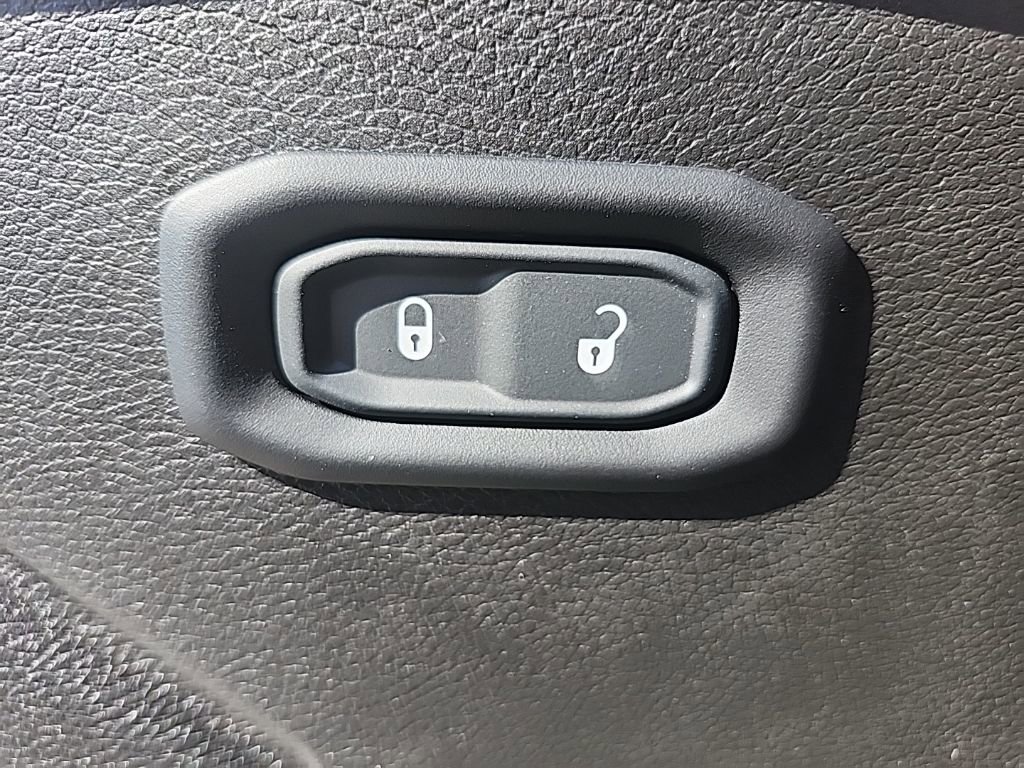 New 2025 Jeep Wrangler Sport S image 22