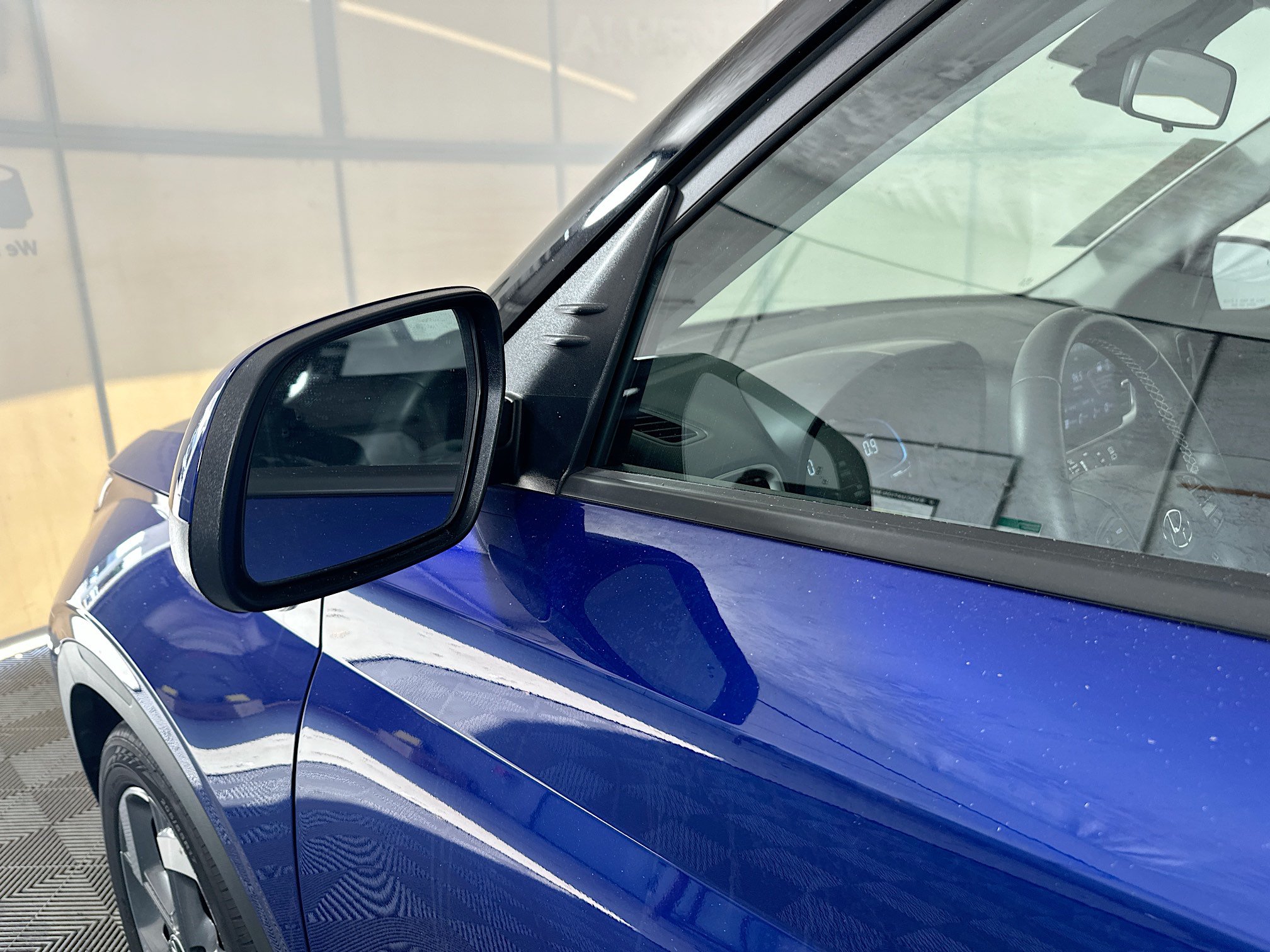 Used 2025 Hyundai Venue SEL FWD image 10