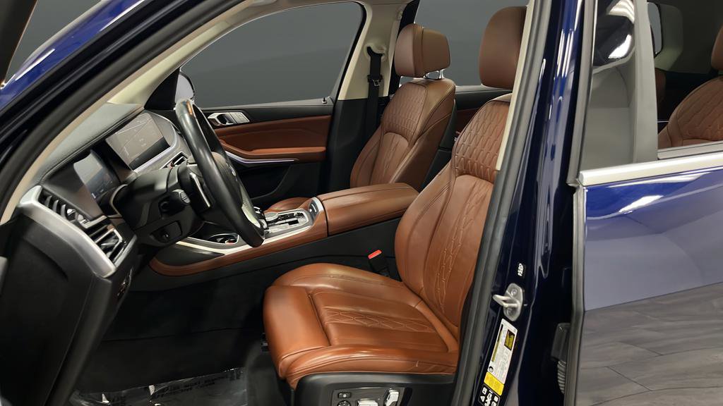 Used 2022 BMW X7 xDrive40i w/ Premium Package image 16